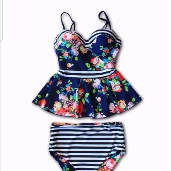 Pinup Couture 2-piece Reversible Tankini M(8-10) - Picture 6 of 11